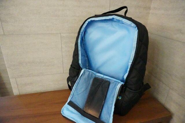 メッシュポケット付き