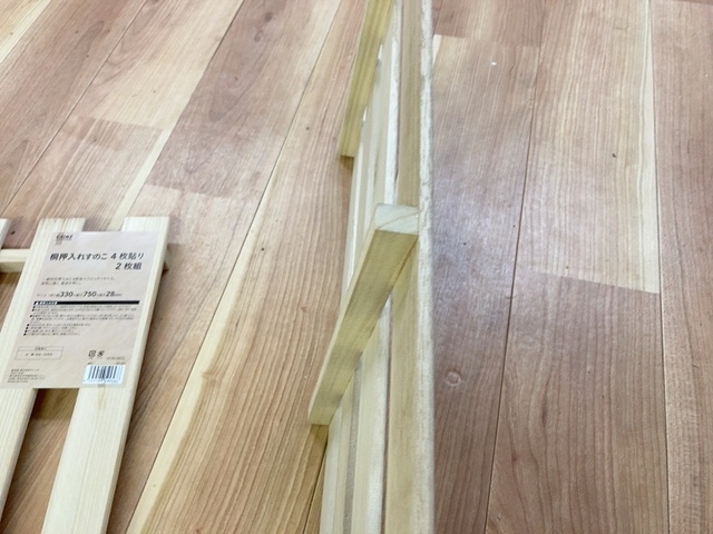 【カインズ 桐すのこ4枚貼り 2個】天然木のすのこが2枚で598円