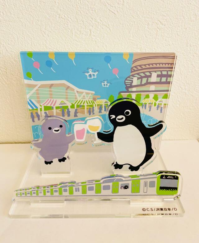 「Suicaのペンギンアクリルスタンドセット」＜価格：1,760円（税込）＞【“Suicaのペンギン”のポップアップストアが「TAKANAWA GATEWAY CITY」に期間限定オープン！】
