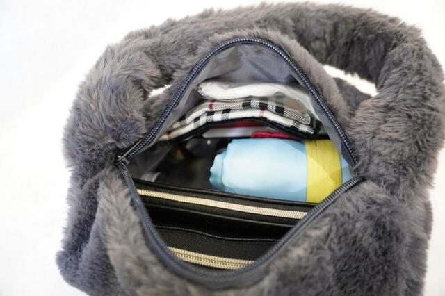 財布とペットボトルが横に入る【ダイソー　エコファートートバッグ】