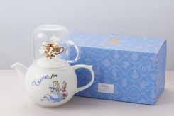 ポットの持ち手もカップになっているユニークなデザイン。耐熱マグ付きポット3,888円