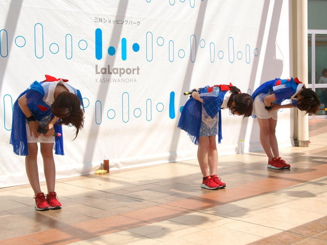 Negicco 柏の葉リリースイベント／ライブの様子