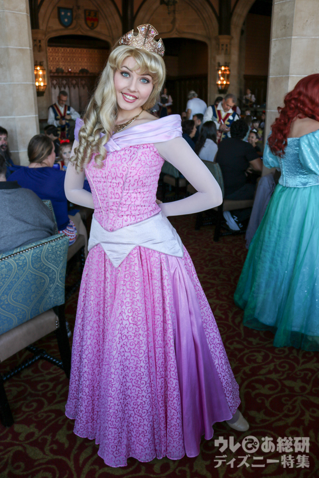 「シンデレラのロイヤル・テーブル」のオーロラ姫