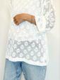 【niko and … レースジャガードプルオーバー】ライトブルーのデニムに合わせるとホワイトが際立って相性抜群!