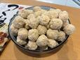 【ロピア 華味鳥つくね】ボウルに山盛りにしてみると、その数の多さに圧倒されました!