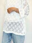【niko and … レースジャガードプルオーバー】ライトブルーのデニムに合わせるとホワイトが際立って相性抜群!