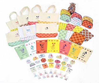 ご当地ミッキー】全国21地区に拡大！地域の魅力が“レトロポップ”な