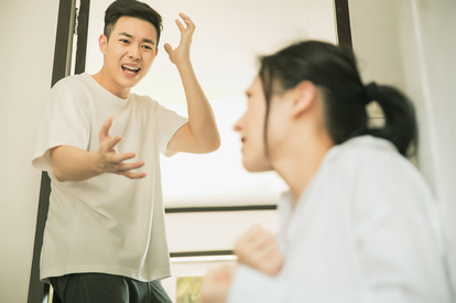 放っておくと怖い 夫の兆候 5つ コレが増えたら離婚も要検討 1 2 ハピママ