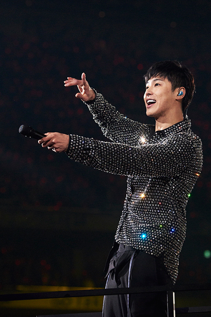 ユンホ＠12.20東京ドーム　スワロフスキー8000個をあしらった衣装もまぶしい！