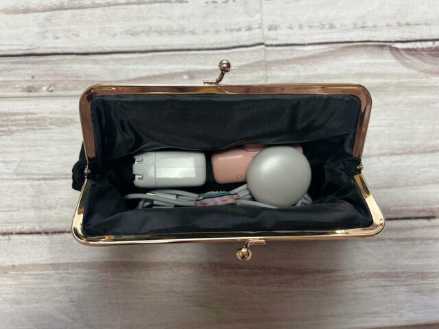 中綿入りなため、ガジェット類を入れても安心