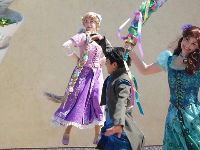 「東京ディズニーシー　25周年“スパークリング・ジュビリー”」ダンス・ザ・グローブ！