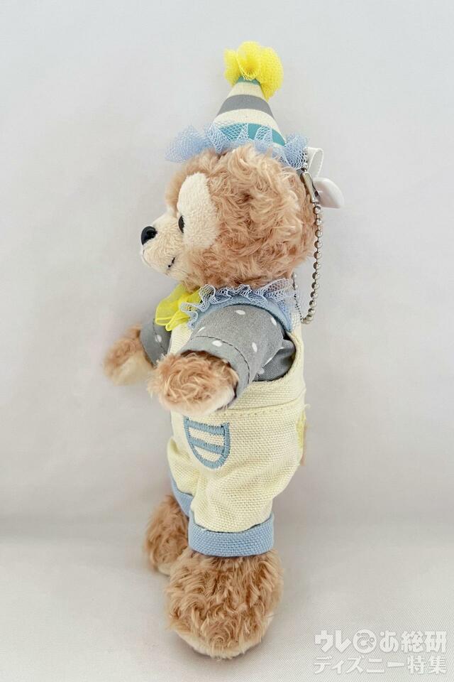 「ダッフィー&フレンズのフロム・オール・オブ・アス」ぬいぐるみバッジ