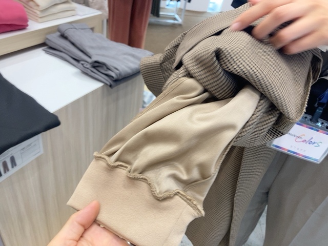 【ワークマン SOLOTEX®使用レイウォームワイドパンツ】オフィスにも着ていけるあったかパンツ