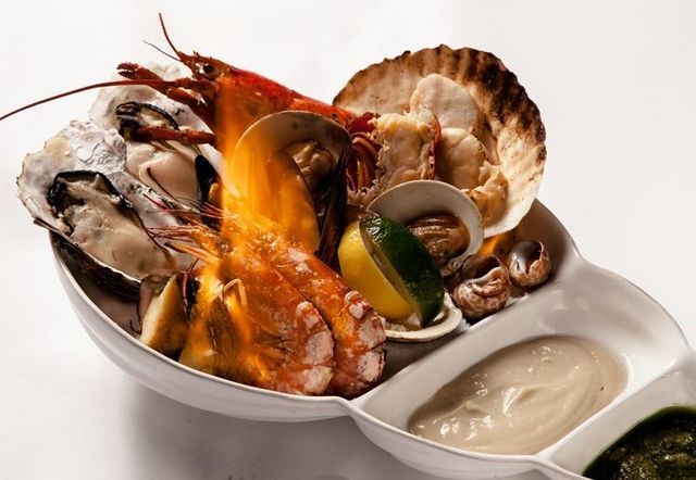 チャコールグリル　シーフード～アンチョビソースとバジルソース～