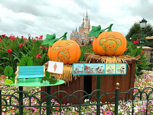 上海ディズニーランドのハロウィーンデコレーション