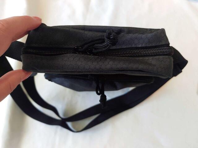 「ダブルファスナー」を採用