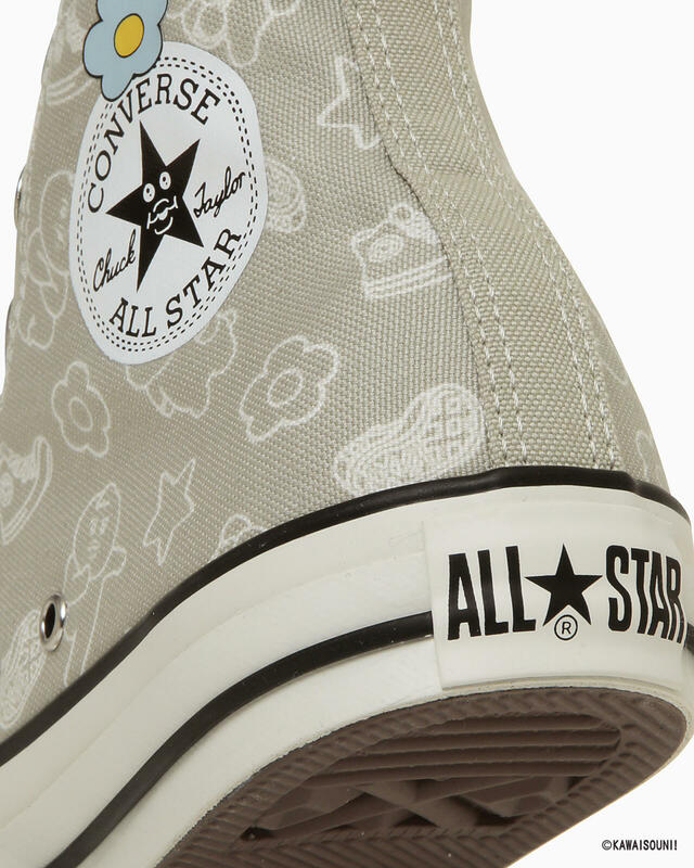 【CONVERSE×可哀想に！コラボシューズ／ALL STAR PT HI/KAWAISOUNI!】アッパー全体にキャラクターとオールスターがコラージュされています