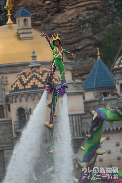 「ザ・ヴィランズ・ワールド」のフライボードによる演出｜東京ディズニーシー「ディズニー・ハロウィーン」2018年