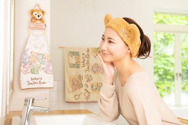 ダッフィー&フレンズの「ウェア・スマイルズ・グロウ」グッズ|東京ディズニーシー|発売日:2024年7月1日(月)