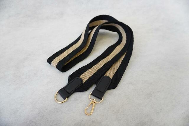 【軽量版！365日使えるエブリデイバッグBOOK by地曳いく子】取り外し可能なショルダーストラップ