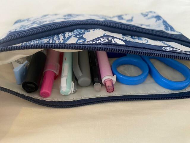 【LEE 2023年4月号付録】ハサミやのりなどペン以外の収納も可能