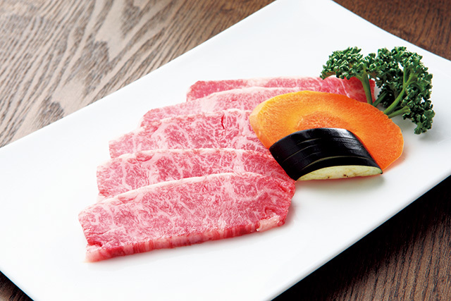 焼肉トラジ園　「上カルビ」1540円 最高級の黒毛和牛を使用。サシの具合もきめ細かく、口の中でとろける。まるでマグロの中トロみたい!!