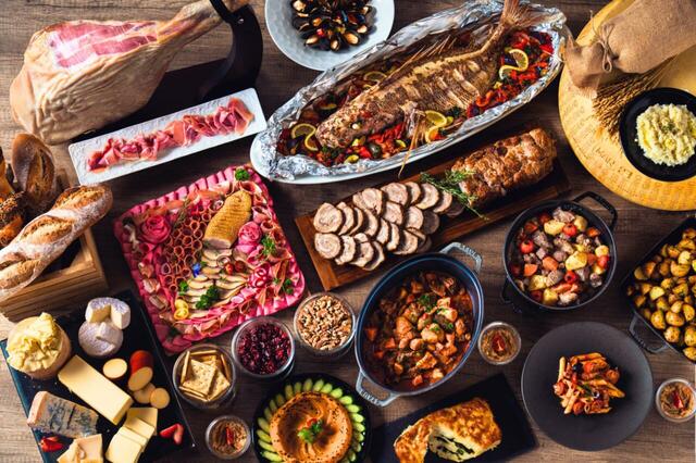 「Taste of Autumn -秋の美食-」＜期間：2025年8月28日～11月5日＞【高級生ハム「ハモン・セラーノ」の原木が登場！「ヒルトン広島」でヨーロッパの味覚を堪能できる珠玉のビュッフェ開催！】
