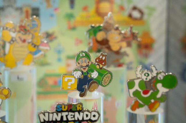 コレクタブルピンバッジ