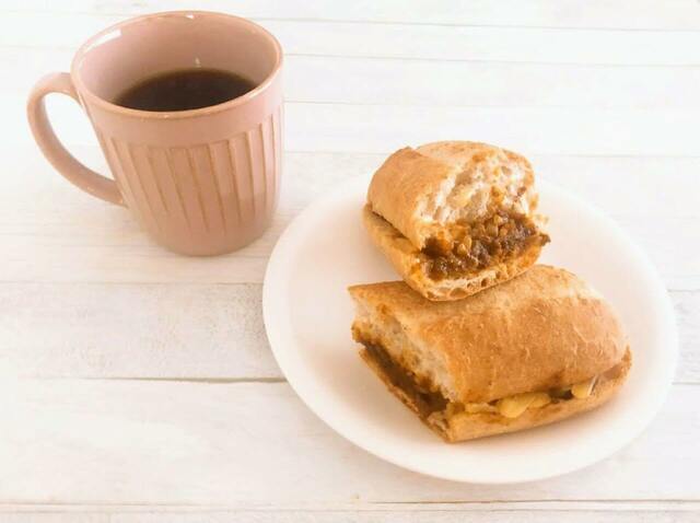 キーマカレーはフルーティーな味わい【スターバックス】キーマカレー 石窯フィローネ（1個）店内飲食価格：510円（税込）