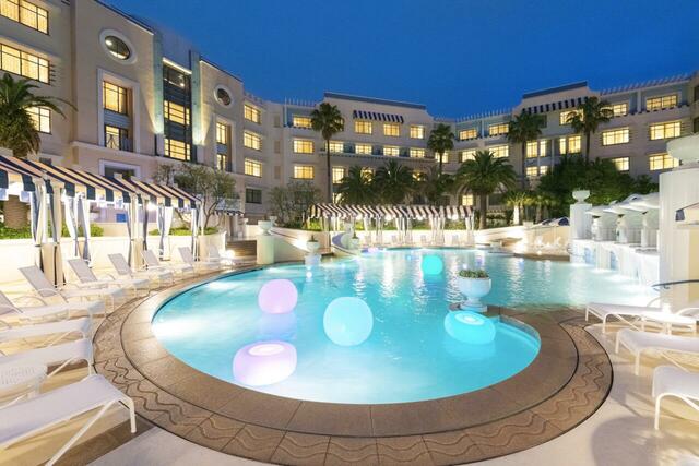 ディズニーアンバサダーホテル「パームガーデン・プール“リゾート・サマー・ナイト”」