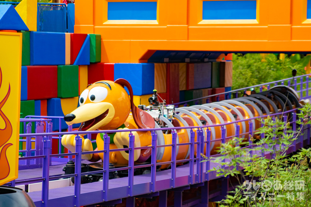 スリンキー・ドッグ・ダッシュ｜ウォルト・ディズニー・ワールド・リゾート「ディズニー・ハリウッド・スタジオ」