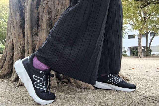 【ニューバランス ランニングシューズ W413】シューズ全体が柔らかいので、さまざまな動きに無理なく添います