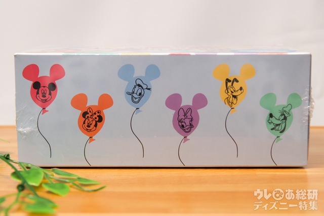 マスク 1900円|サイドにはミッキー&フレンズが描かれたミッキーバルーン