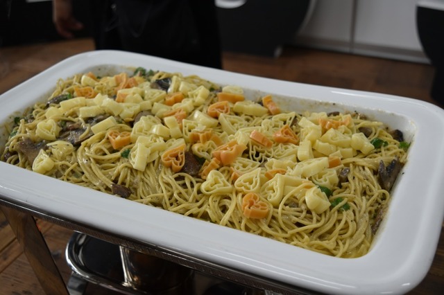 ハートのマカロニが入ったパスタ