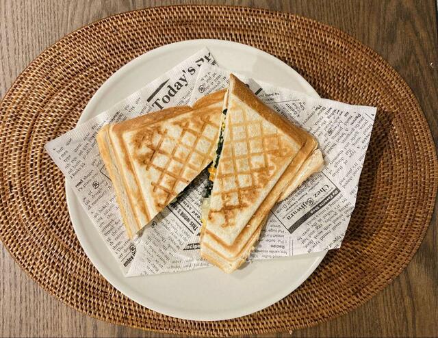 【 セブンプレミアム セブンブレッド】サクサク食感がたまらないホットサンド