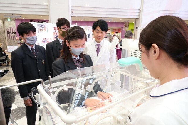 「世界早産デー」に行われた「#ちいさな産声サポートプロジェクト展」の様子