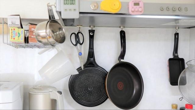 【キッチンなんでも空中収納】すべて作業拠点から手を伸ばせば届く収納