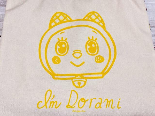 イエローカラーでドラミちゃんのお顔を大きくプリントしたインパクトあるデザイン