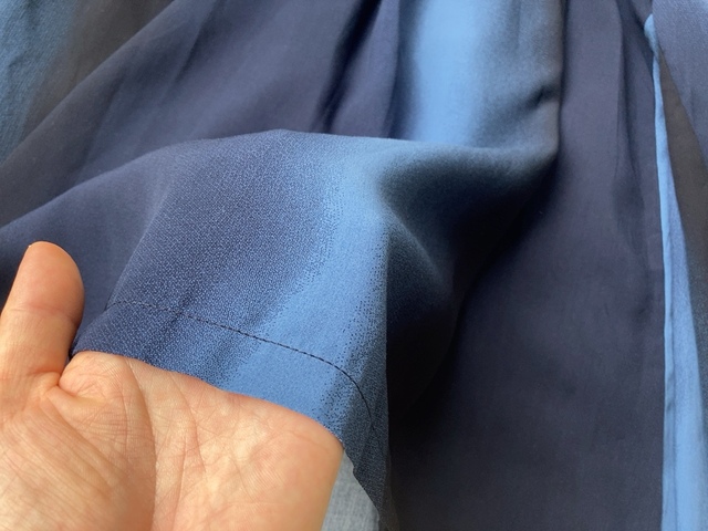 【ファッションセンターしまむら RPRグラデスカンツ】カラーは中紺。藍染のような落ち着いた色合いです