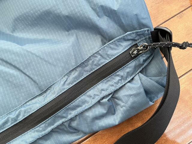 【Columbia タイガーブルックショルダー】ファスナーの滑りもなめらかで、開閉にまったくストレスを感じません♪