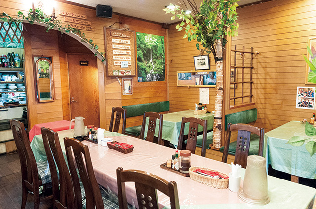 レストラン 軽井沢 内観