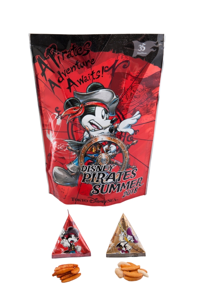 柿の種＆ピーナッツ ¥650 ※111ｇ（標準24袋）［柿の種＆ピーナッツ：標準12袋、激辛レッド：標準12袋］ ※「激辛レッド」は、非常に辛い味付けが特徴｜東京ディズニーシー「ディズニー・パイレーツ・サマー」2018年
