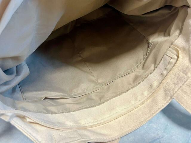 【アベイル】内側のポケットもふたつついてます♪