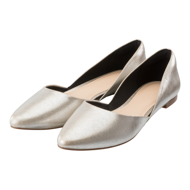 GU（ジーユー）『マシュマロセパレートフラットシューズ』