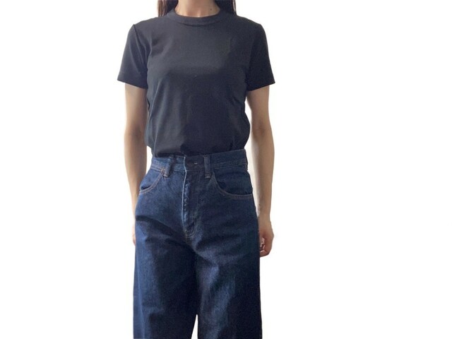 【UNIQLO U クルーネックT】ボトムスにインするとスタイルアップ効果大!