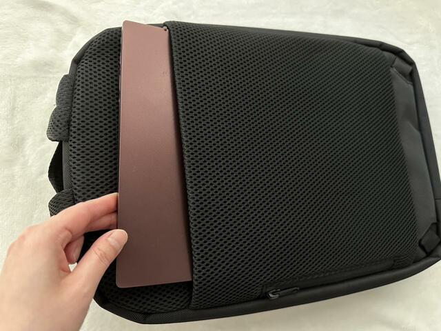 【UNIQLO　3WAYスマートバッグ】オープンポケットにPCを入れるものアリ