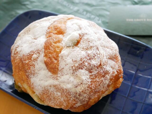 『ザ・グローブベーカリー』高加水パン　えだもっち