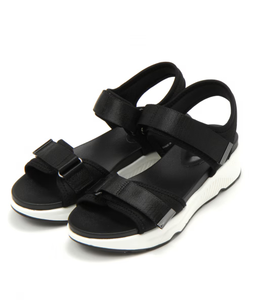 「らくっションスニーカーサンダル」5,500円（税込）