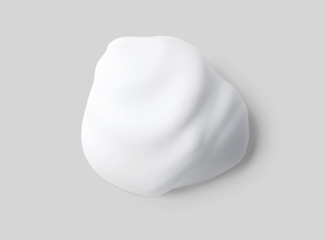 「トワニーアンドミー　デリケートケアウォッシュ」の泡