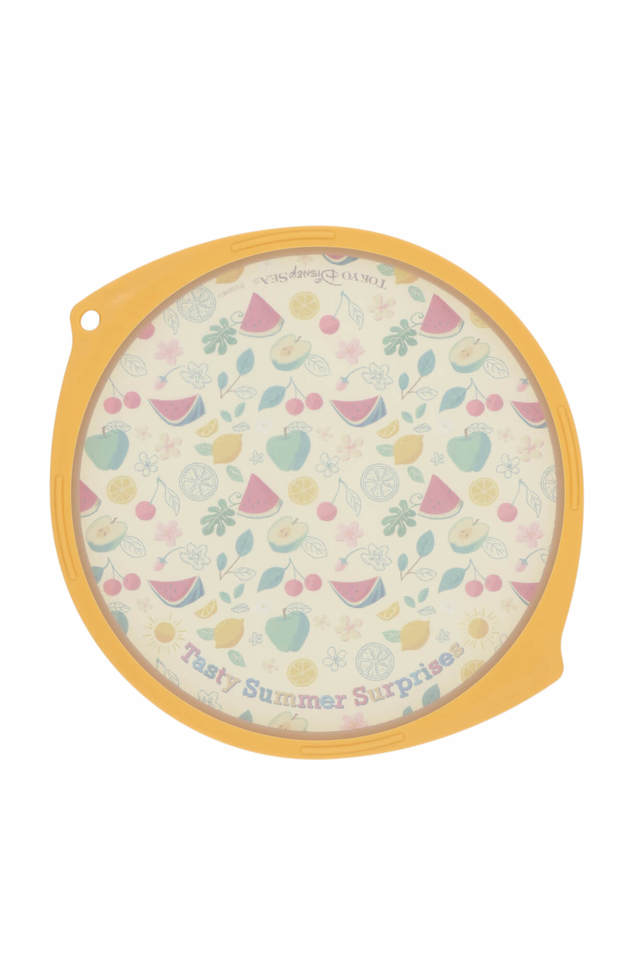 カッティングボード 2,500円｜サイズ：縦約26×横約26cm｜ダッフィー＆フレンズのテイスティ・サマー・サプライズ